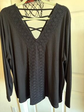 Women's Black Embroidered -Trim V-Neck Long Sleeve Top